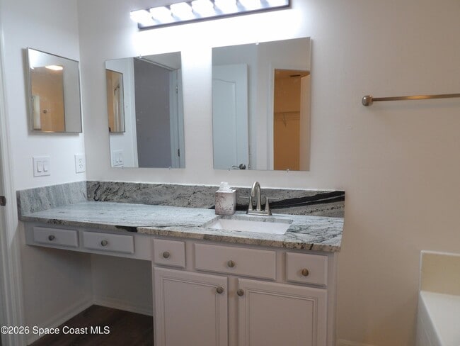 Building Photo - 3685 Kestrel Ct