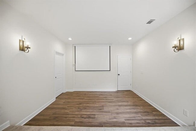 Building Photo - 5869 Chickasaw Ln