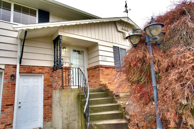 Building Photo - 4 bedroom Home on Highland St in Tacoma - APPLICATION PENDING