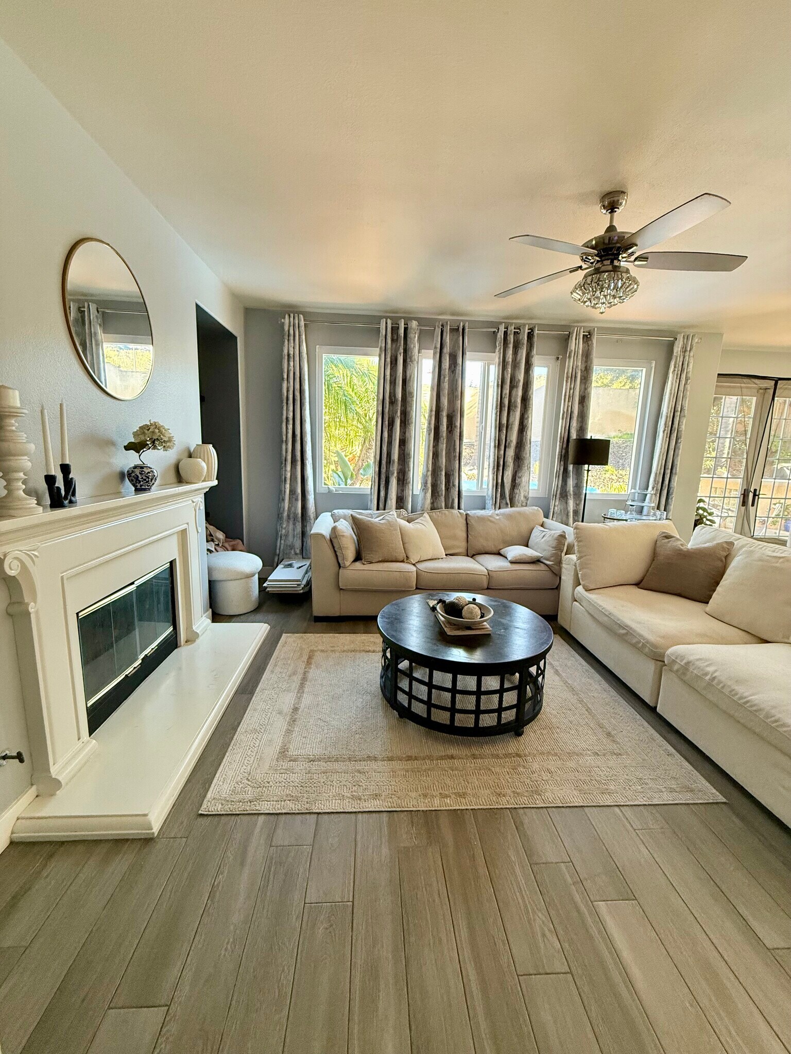 Different view - Living room - 1035 Tesoro Ave