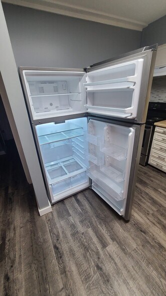 Building Photo - 225 Lexington Rd