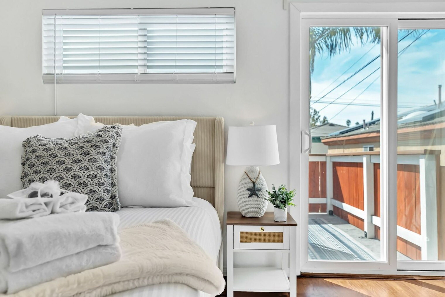 Building Photo - 4585 Saratoga Ave