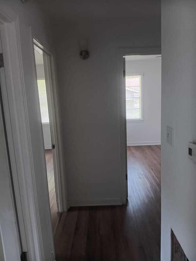 Building Photo - Teresa