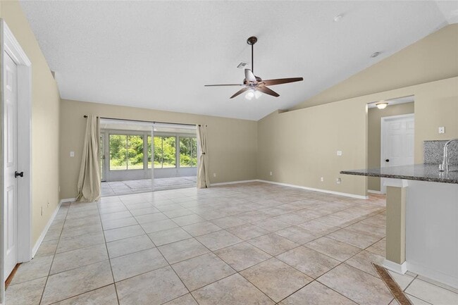 Building Photo - 148 Country Lakes Cir