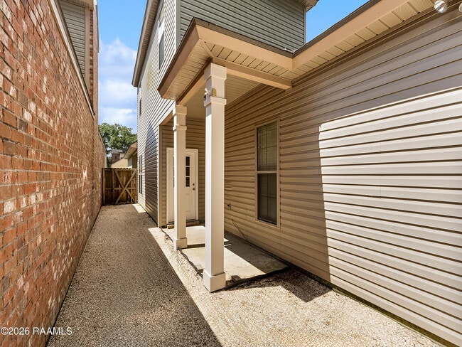 Building Photo - 218 Chimney Rock Blvd