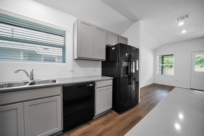 Building Photo - 145 Crawford