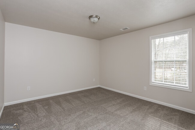 Building Photo - 210 Makenna Dr