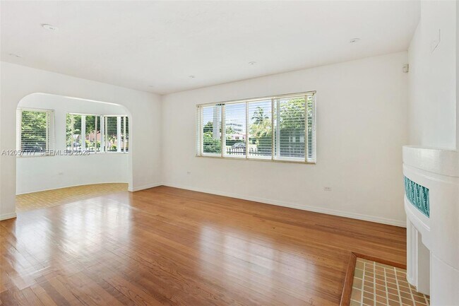 Building Photo - 2240 SW 24th Ave