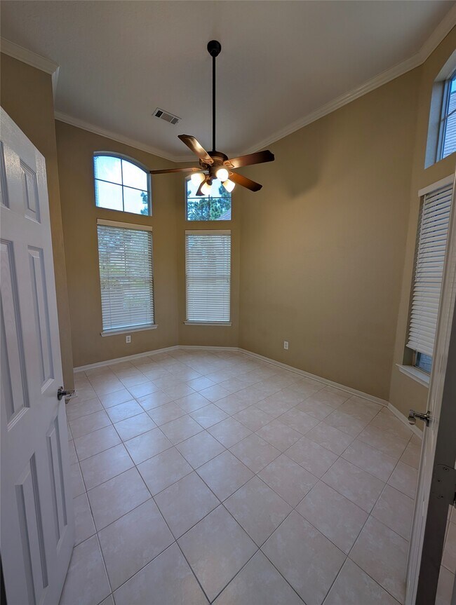 Building Photo - 10114 Crescent Bluff Ln