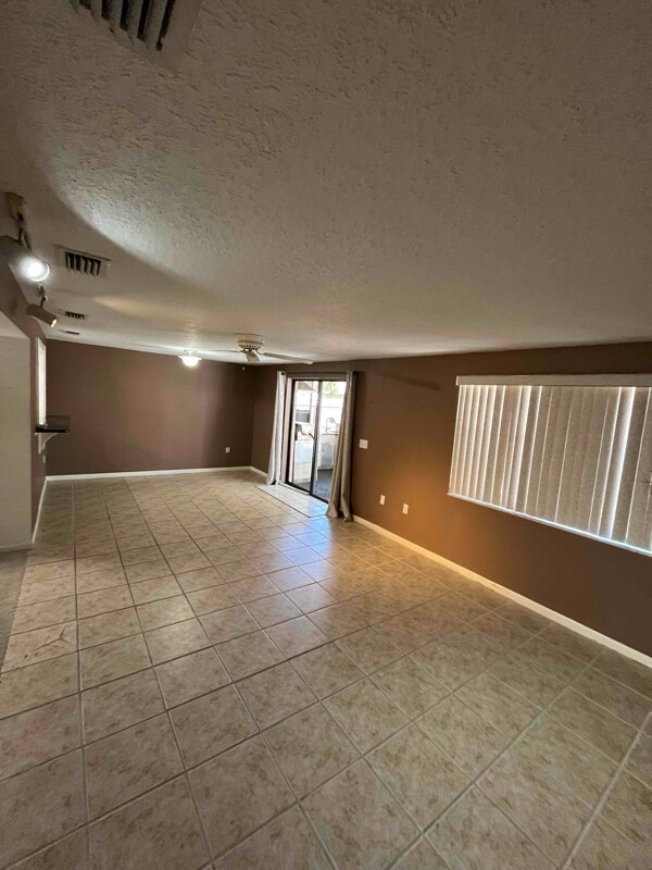 Building Photo - 4934 Amherst Ct