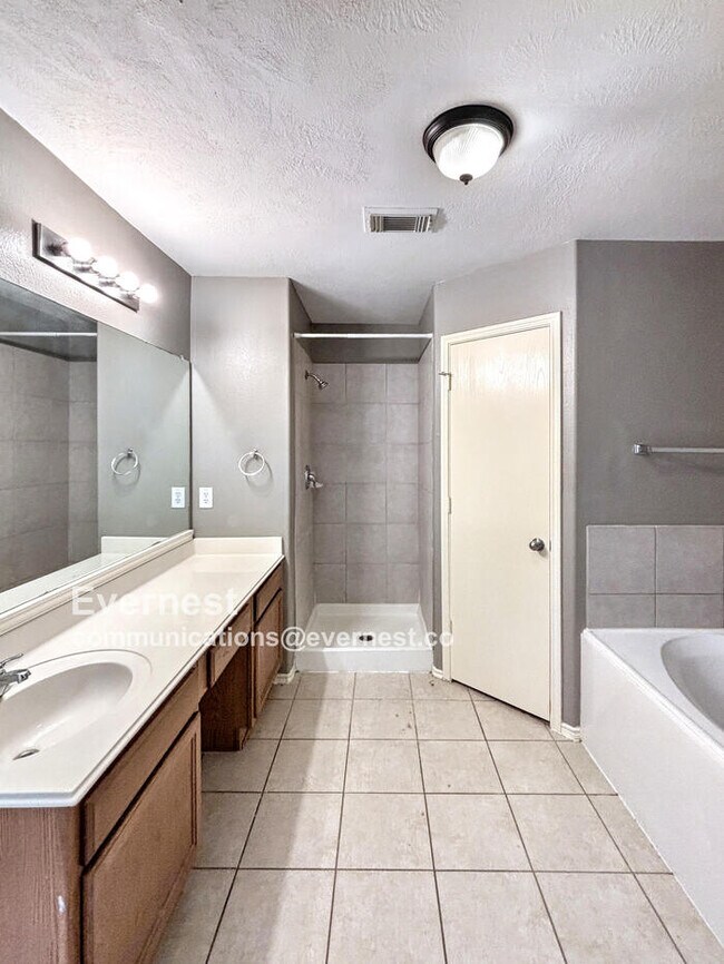 Building Photo - 24018 Blossom Crest Ln