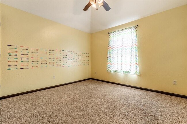 Building Photo - 542 W Chickasaw Ct Way