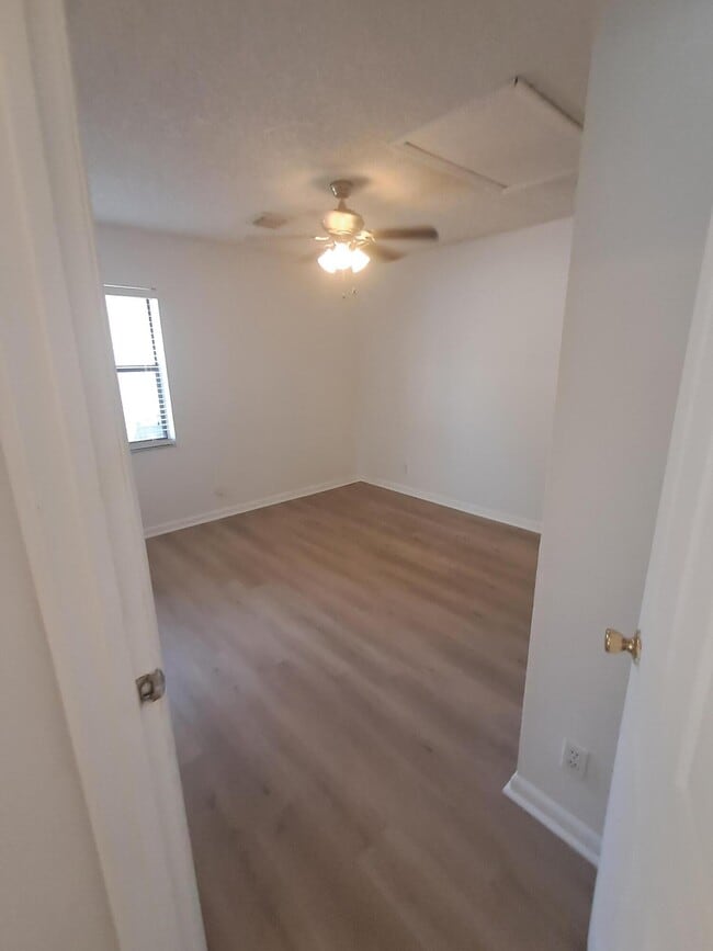 Building Photo - 1465 Hawthorne Pl