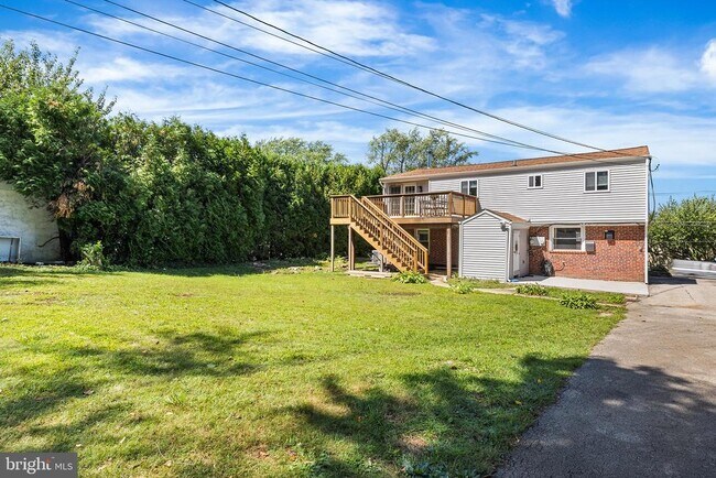 Building Photo - 343 Sugartown Rd