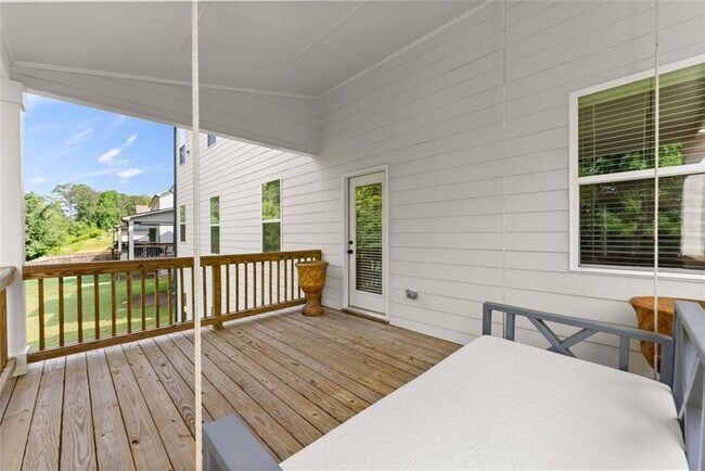 Building Photo - 4656 Silver Oak Dr SW