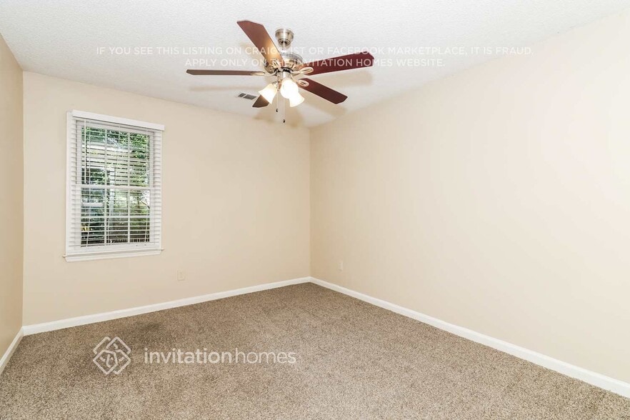 Building Photo - 211 Whisperwood Ln