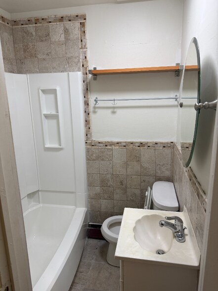 Building Photo - 72 N Munn Ave