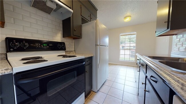 Building Photo - 814 Concho Pl