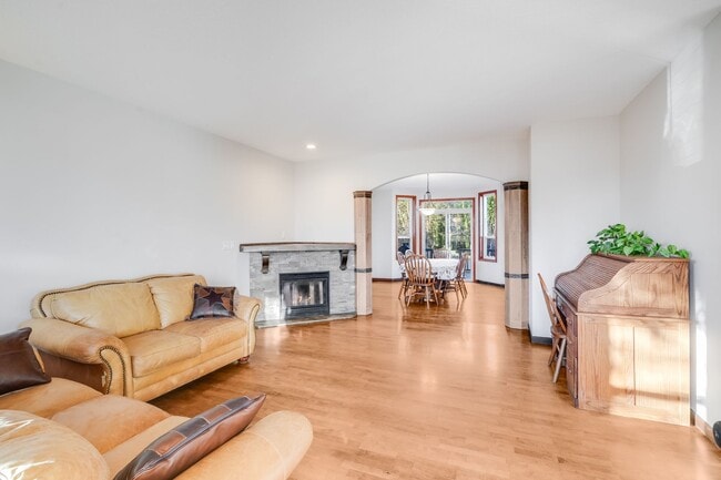 Building Photo - Beautiful 5 bed, 3 bath rental home in North Central, Gresham!