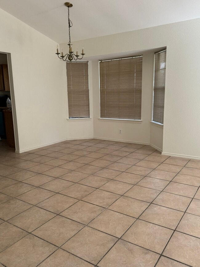 Building Photo - 9538 Cloverdale