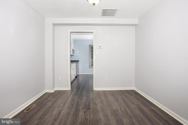 Building Photo - 912 Allenview Dr