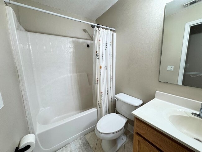 Building Photo - 220 Milford St