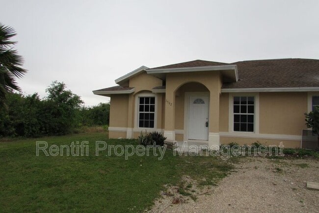 Building Photo - 1562 Gilbert Ave S