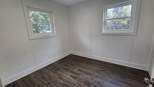 Building Photo - Two Bedroom duplex Available for Rent: One...