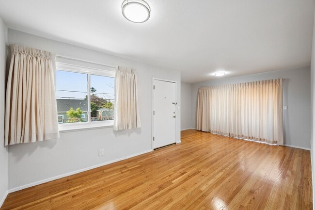 Building Photo - 2727 McGee Ave
