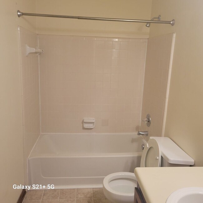 Building Photo - $1150 - 2/2 - Move In Special!