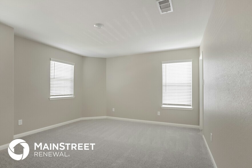 Building Photo - 25237 Dickens Dr