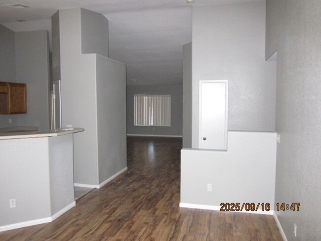 Building Photo - Beautiful 4 Bedroom Single Story House w/ ...