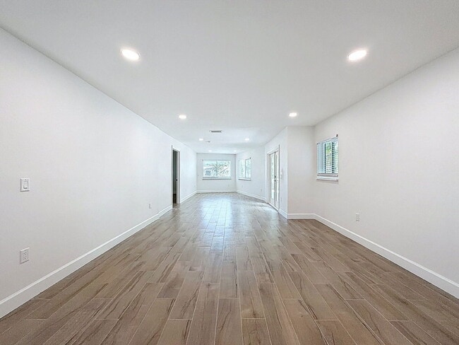 Building Photo - 200 176th Terrace E