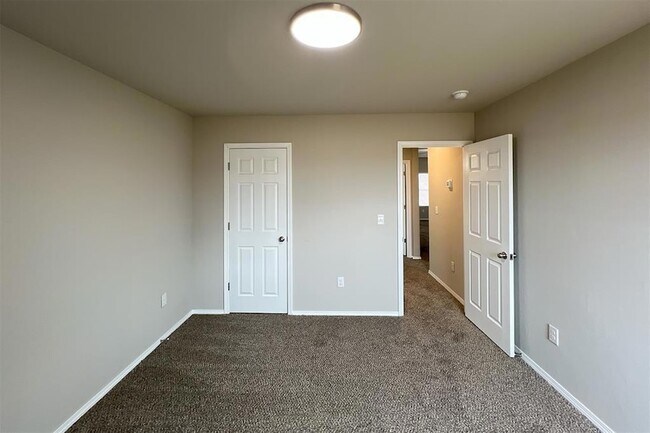 Building Photo - 4301 Driftwood Dr