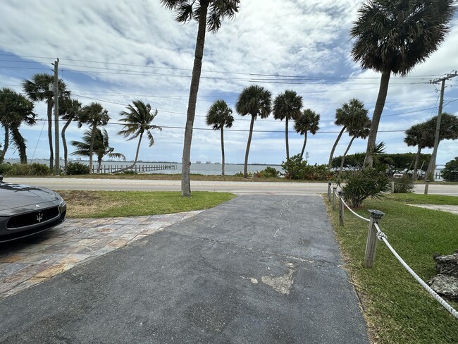 Building Photo - 4490 NE Indian River Dr