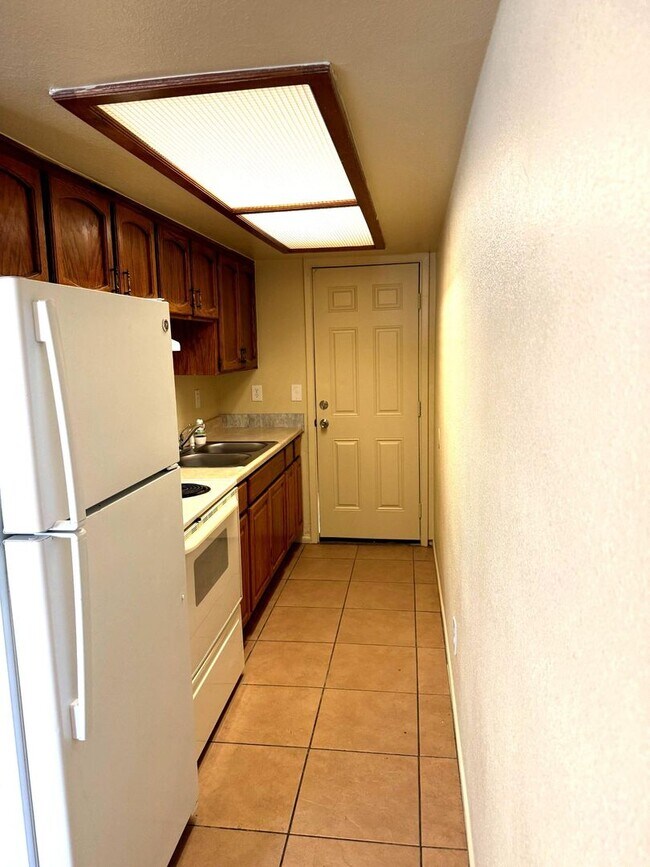 Building Photo - Triplex - Ave A