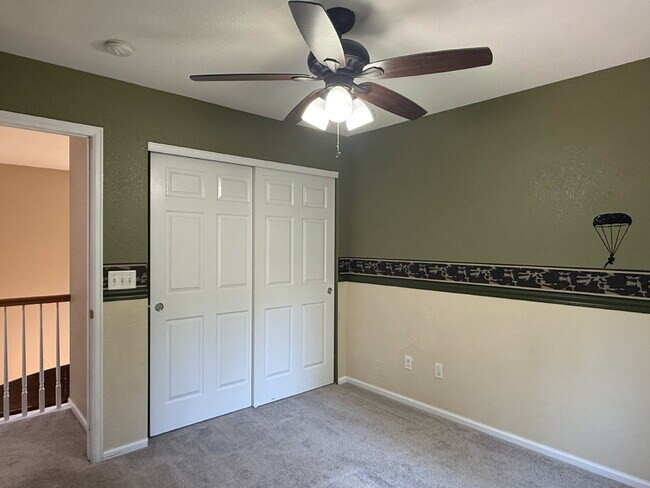 Building Photo - Gorgeous Reunion Home Features 4 Beds/2.5 Baths and Large Backyard. Close to Shopping, Dining and...