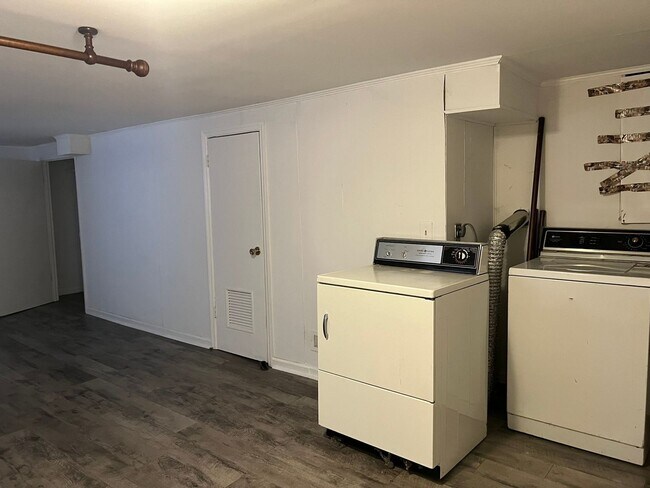 Building Photo - 1416 Morningside St SE