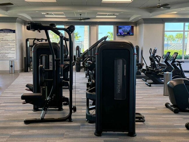 Building Photo - 2-bed 2-bath pet friendly condo with Golf membership at the National Golf!