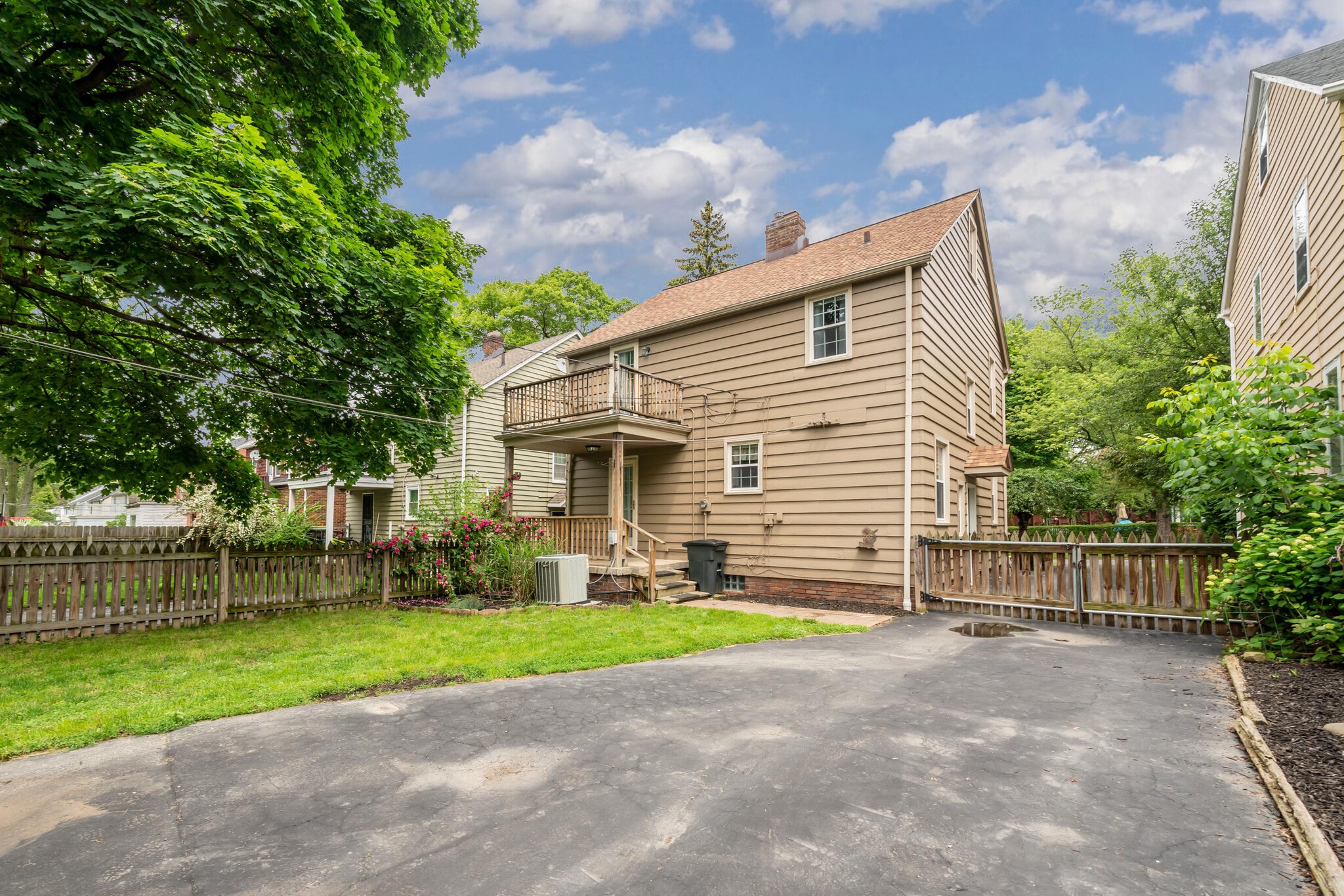 Building Photo - 1200 Brentwood Rd