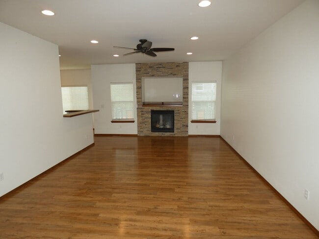 Building Photo - Rolling HIlls Court Rambler