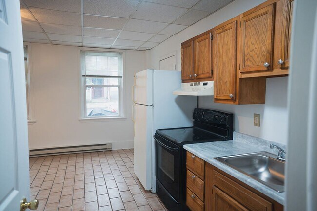 Building Photo - 415 Wyandotte St