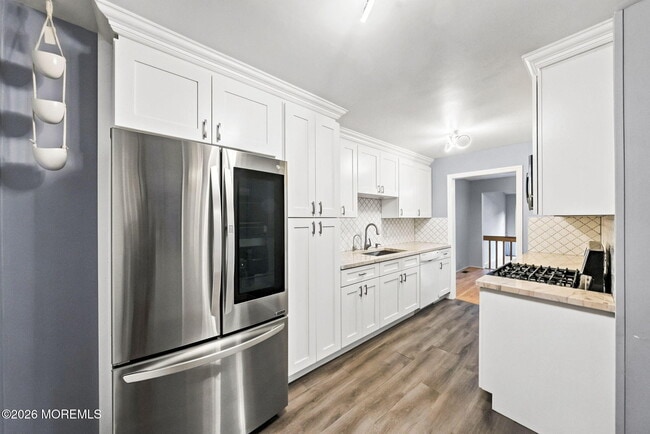 Building Photo - 276 Longwood Dr