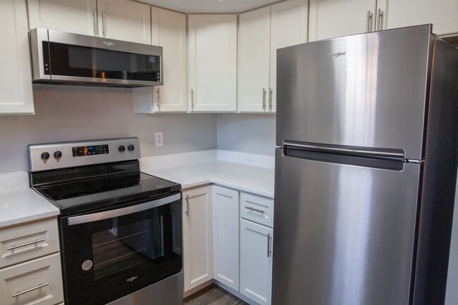 Building Photo - 7778 Deercrest Ct