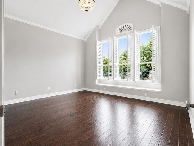 Building Photo - 1210 Forest Hills Dr