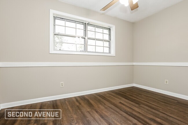 Building Photo - 2053 Chestnut Log Dr