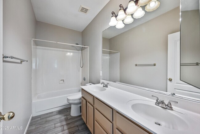 Building Photo - 6937 E Paradise Ln