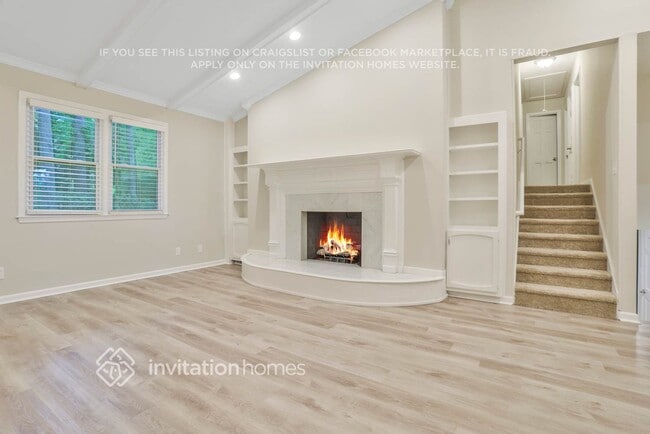 Building Photo - 349 Charmers Way SW