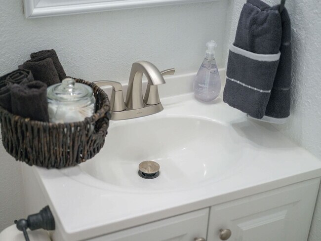 Building Photo - 1 Iris Way