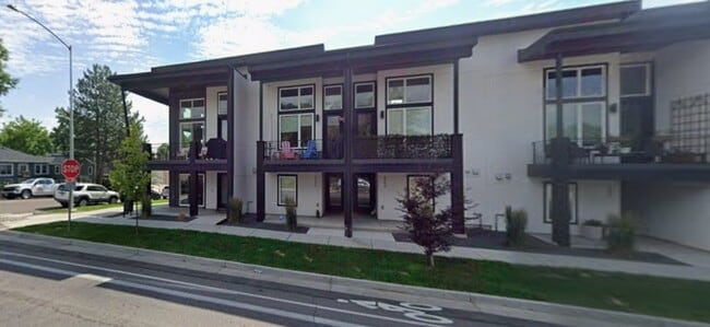 Building Photo - 4890 Zuni St